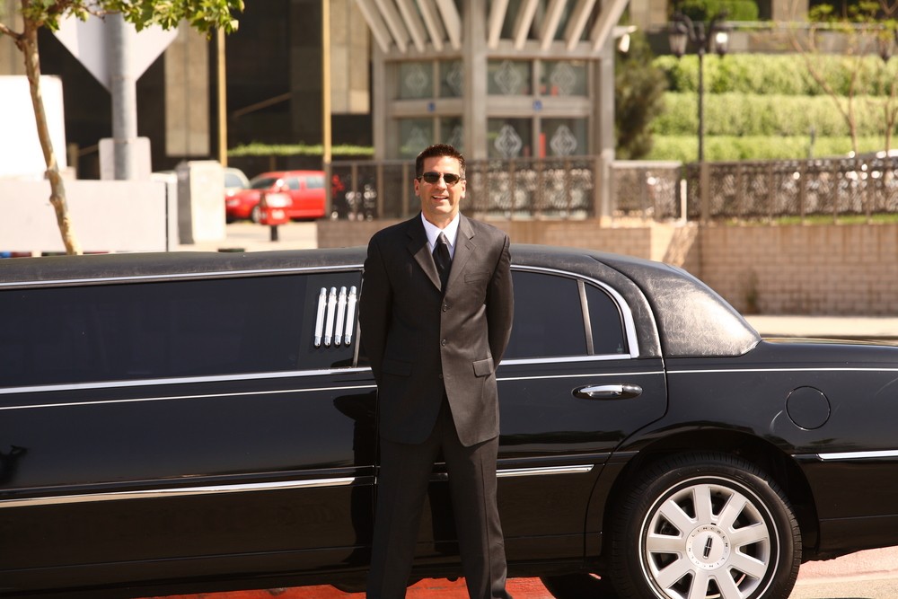 The Benefits of Choosing a Limousine Rental for Your VIP Guests